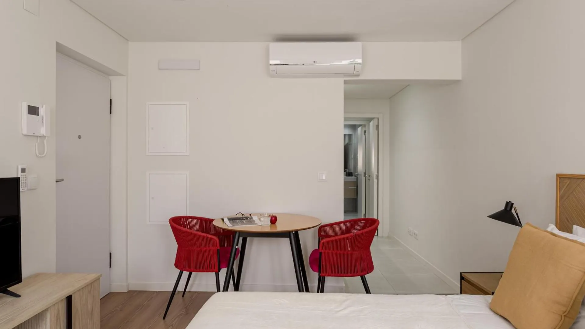 The Lisbon Retreat, Cozy Studio With Terrace